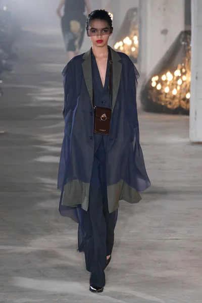 Look 48